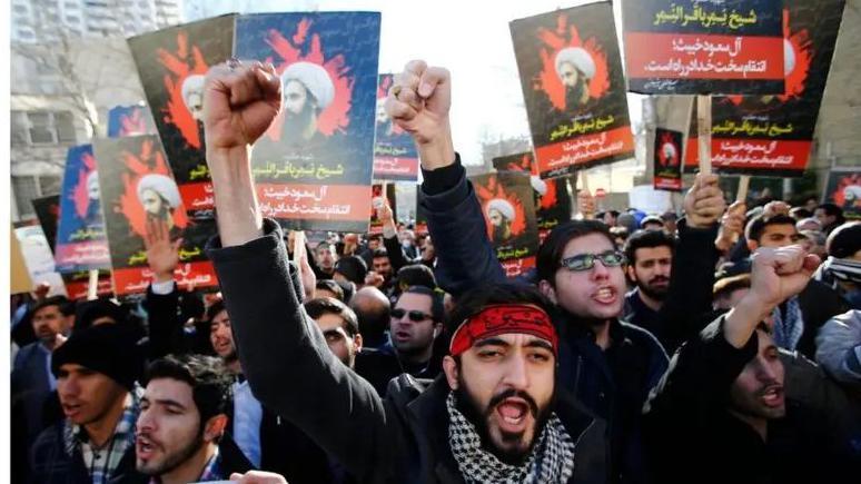 بعد الهجوم الإيراني على قاعدة العديد.. ما شكل العلاقة بين دول الخليج وطهران؟ 2 الاحتجاحات التي شهدتها إيران عام 2016 وانتهت باحراق السفارة السعودية