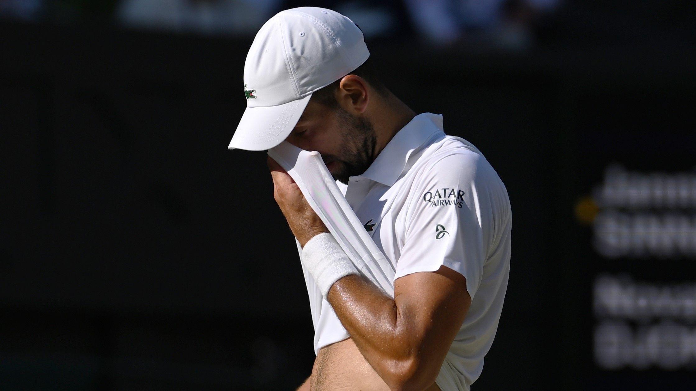 Wimbledon semi-finals: Djokovic trails dominant Sinner by set and break