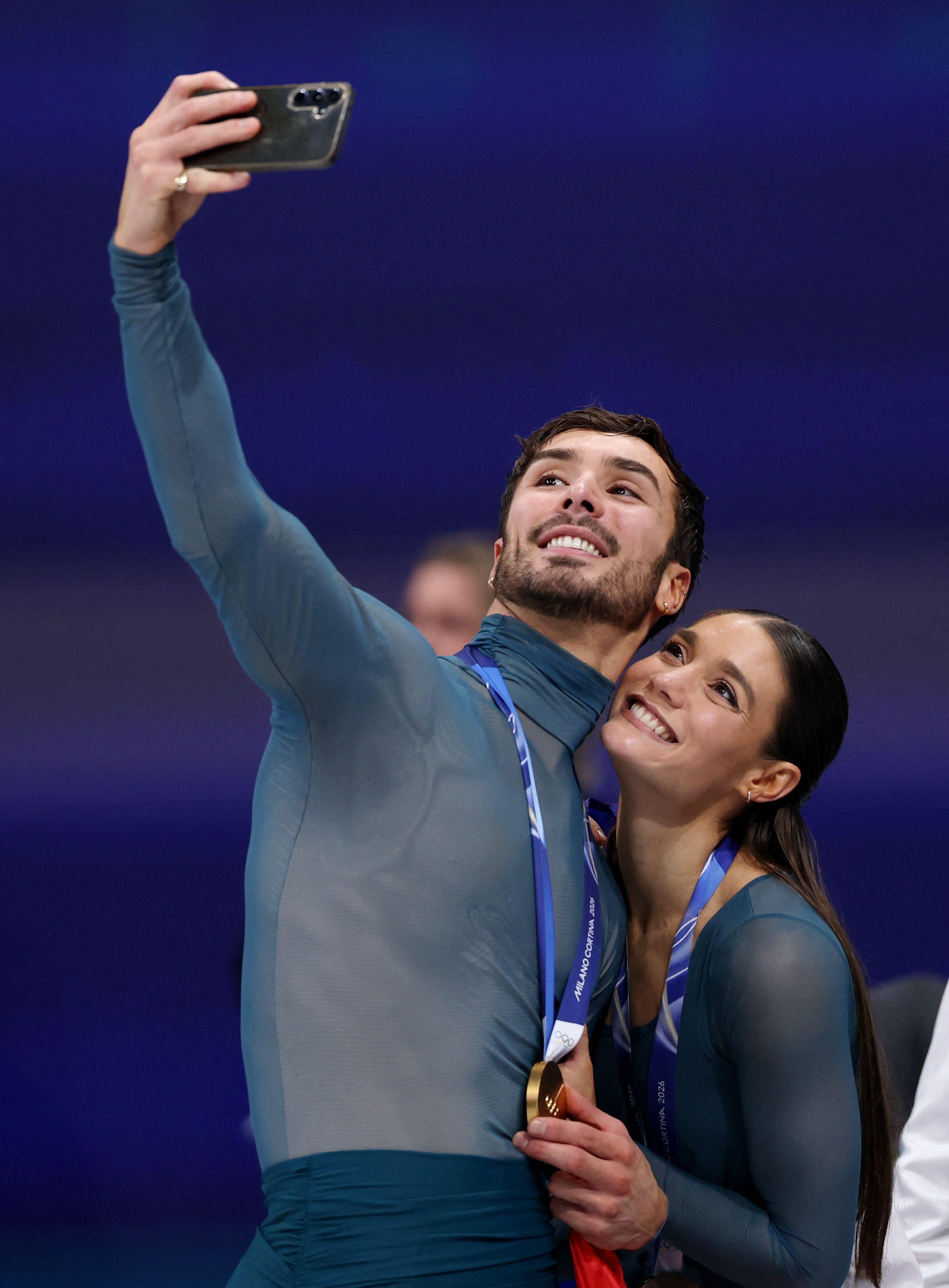 Gijom Sizeron i Lorans Furnije Bodri olimpijski šampioni u umetničkom klizanju u parovima, umetničko klizanje, klizači, zimske olimpijske igre u italiji