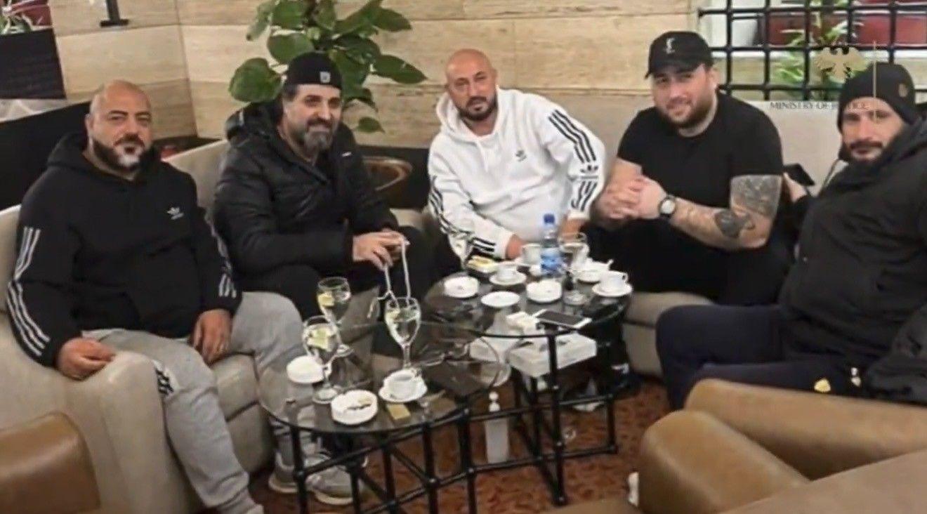صورة نشرتها وزارة العدل السورية لوسيم الأسد مع تاجر المخدرات اللبناني نوح زعيتر.