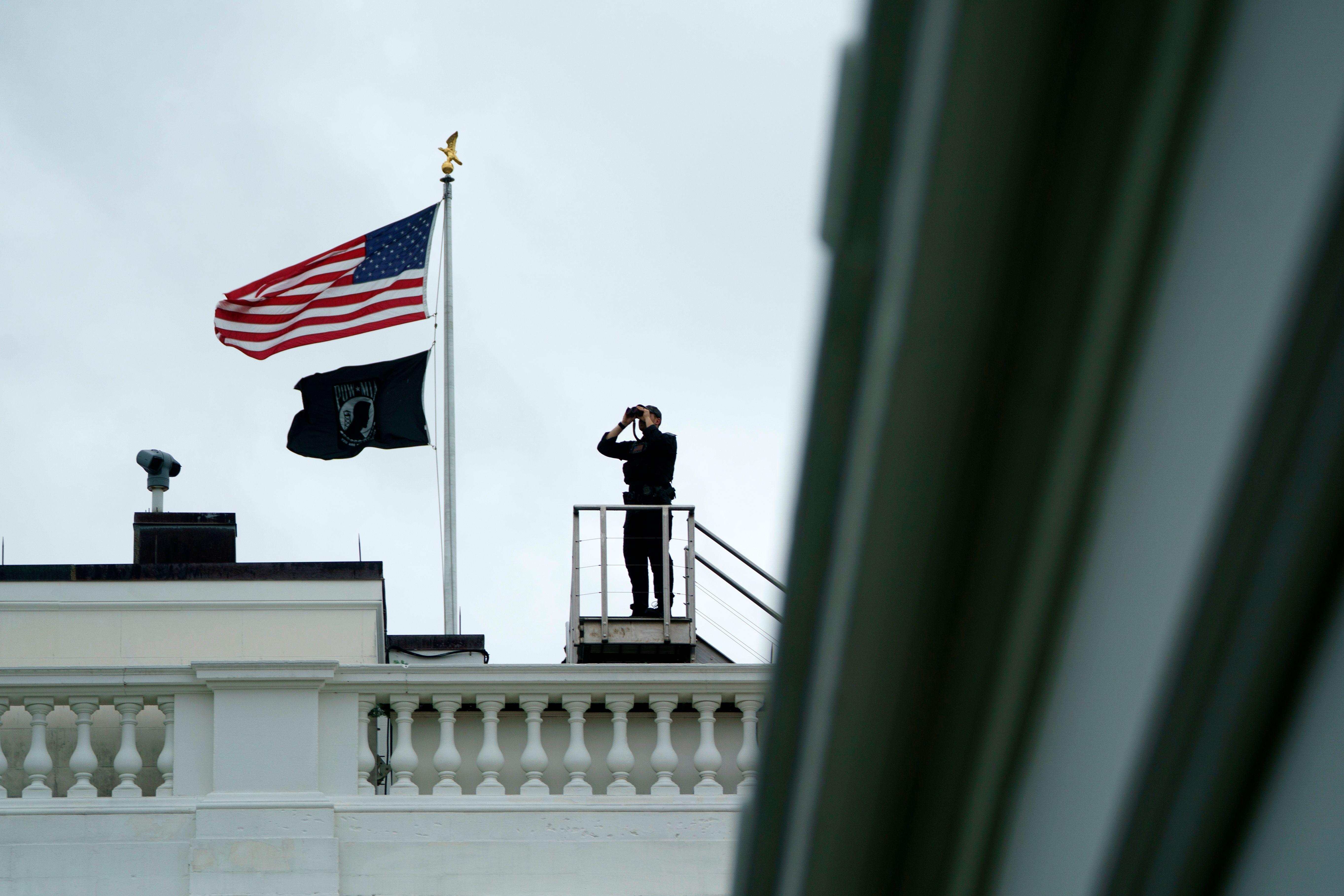 الهيمنة الأمريكية، بحسب حميد، ليست تفوقاً بقدر ما هي حاجز أمام صعود أنظمة غير ديمقراطية.