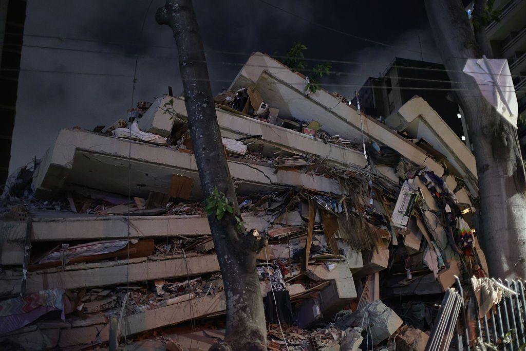 Edificio derrumbado en Caracas.