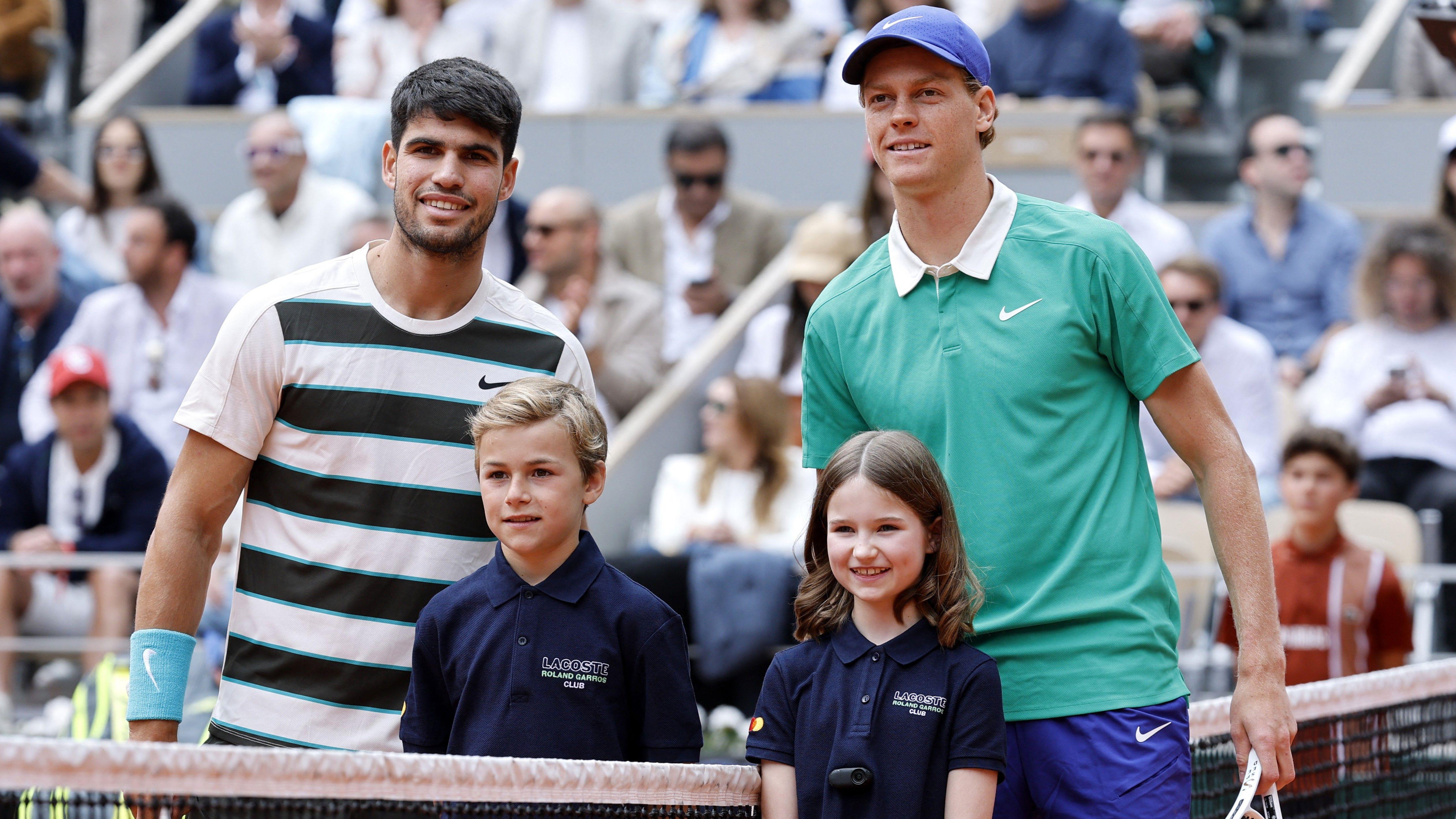 French Open final: Sinner serving first against Alcaraz - radio & text
