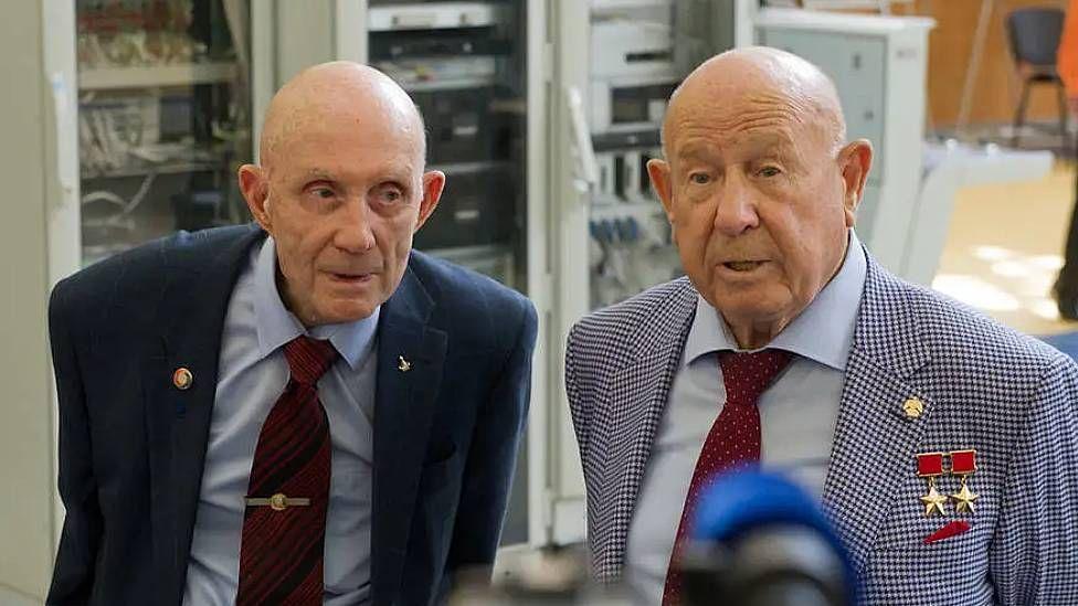 Thomas Stafford y Alexey Leonov en 2015