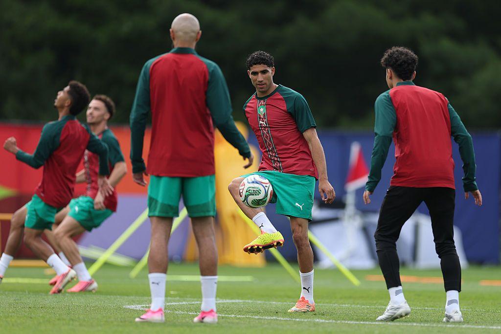 Hakimi entrenando