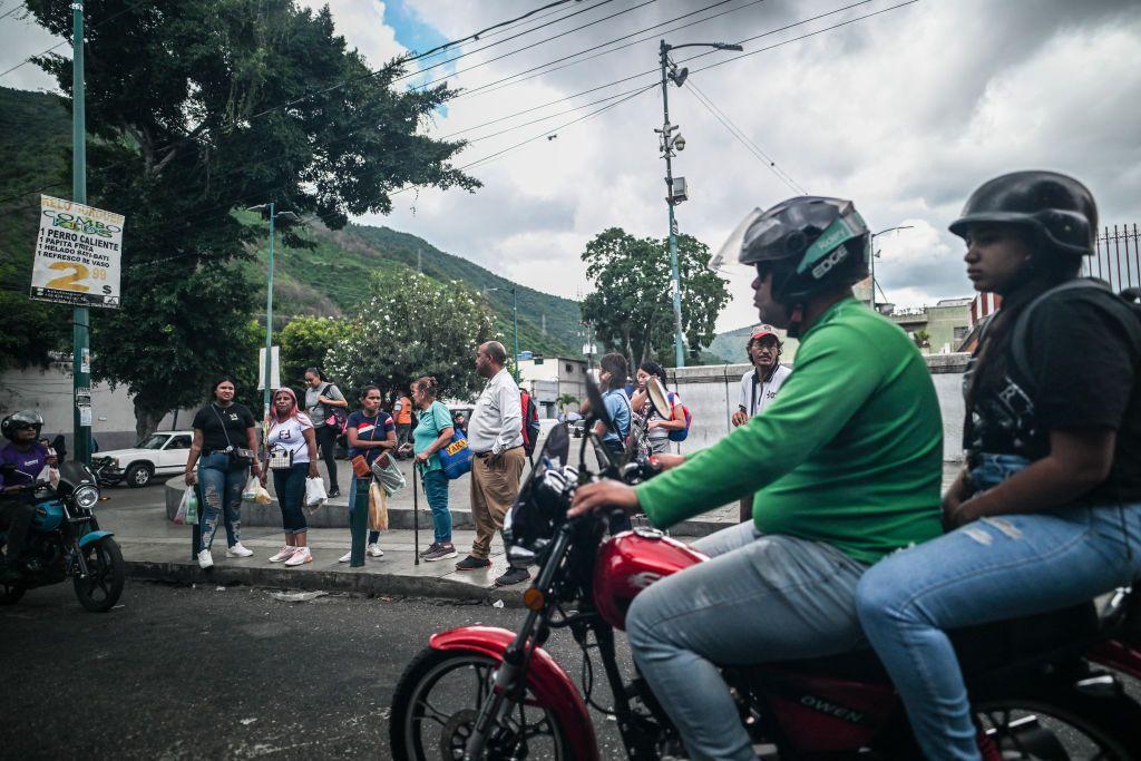 Peatones en Caracas