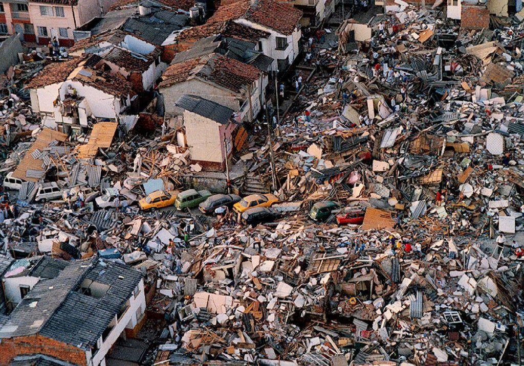 Vista de las ruinas de la localidad de Armenia tras el terremoto registrado en 1999.