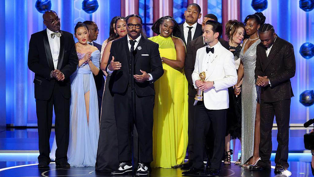 Delroy Lindo, Li Jun Li, Raphael Saadiq, Zinzi Coogler, Ryan Coogler, Wunmi Mosaku, Omar Benson Miller, Sev Ohanian, Francine Maisler, Jayme Lawson, Miles Caton en la 83ª entrega anual de los Globos de Oro realizada en The Beverly Hilton el 11 de enero de 2026 en Beverly Hills, California. (Foto de Rich Polk/2026GG/Penske Media vía Getty Images)