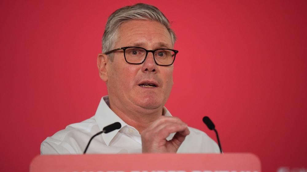 Starmer to face key cabinet meeting with ministers split over his future