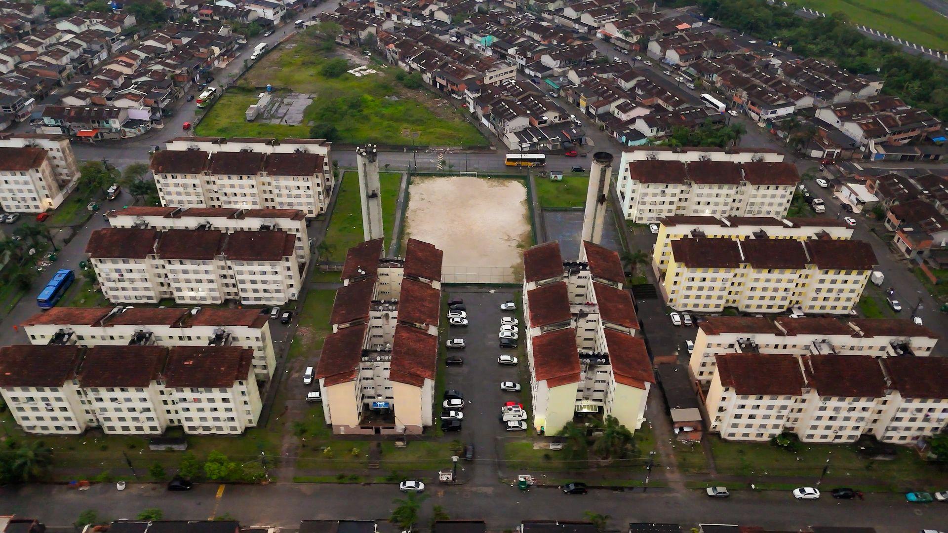 Vista aérea de los complejos habitacionales de Cubatão.