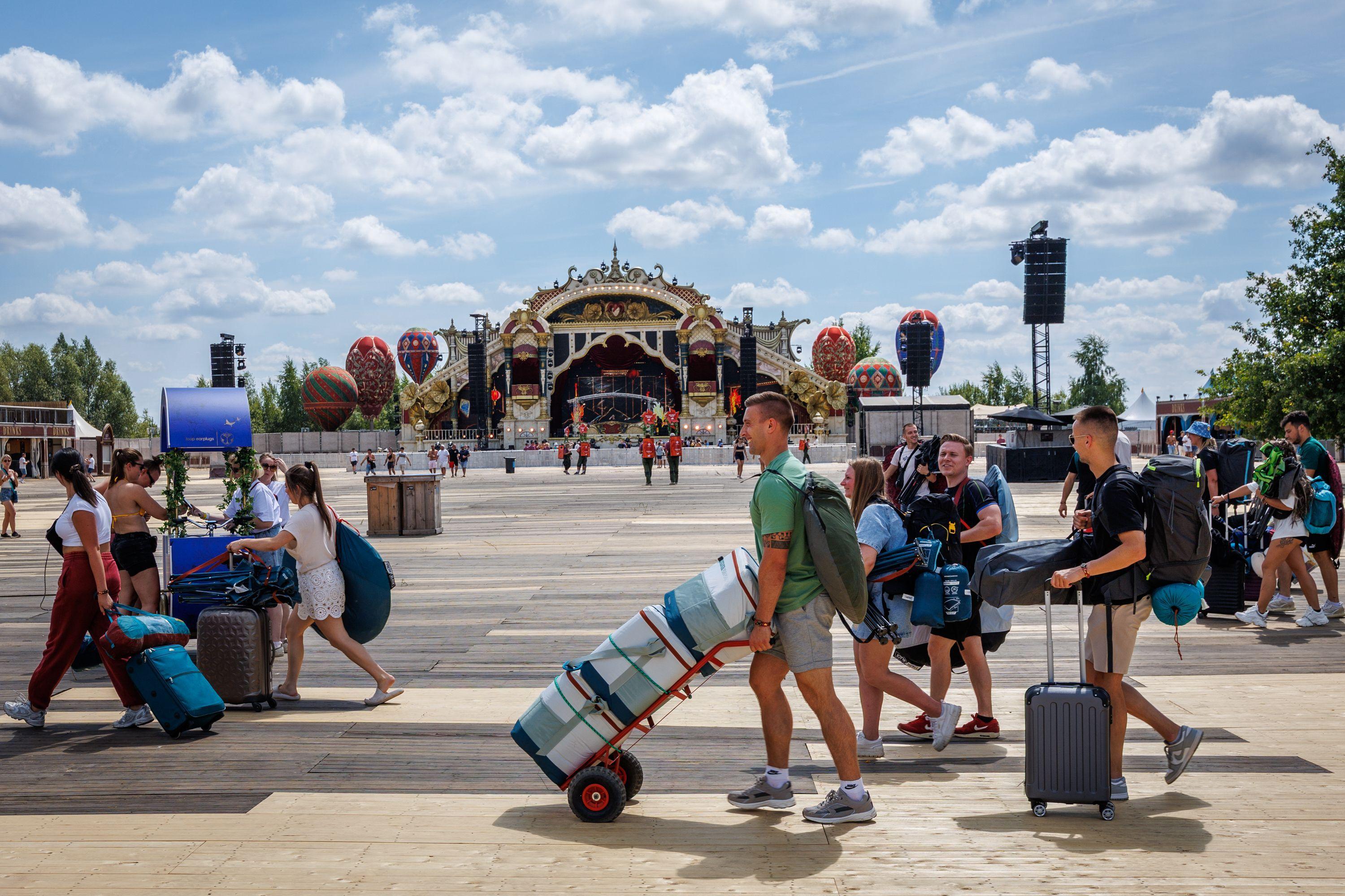 Tomorrowland organisers say festival will go ahead after fire destroys main stage