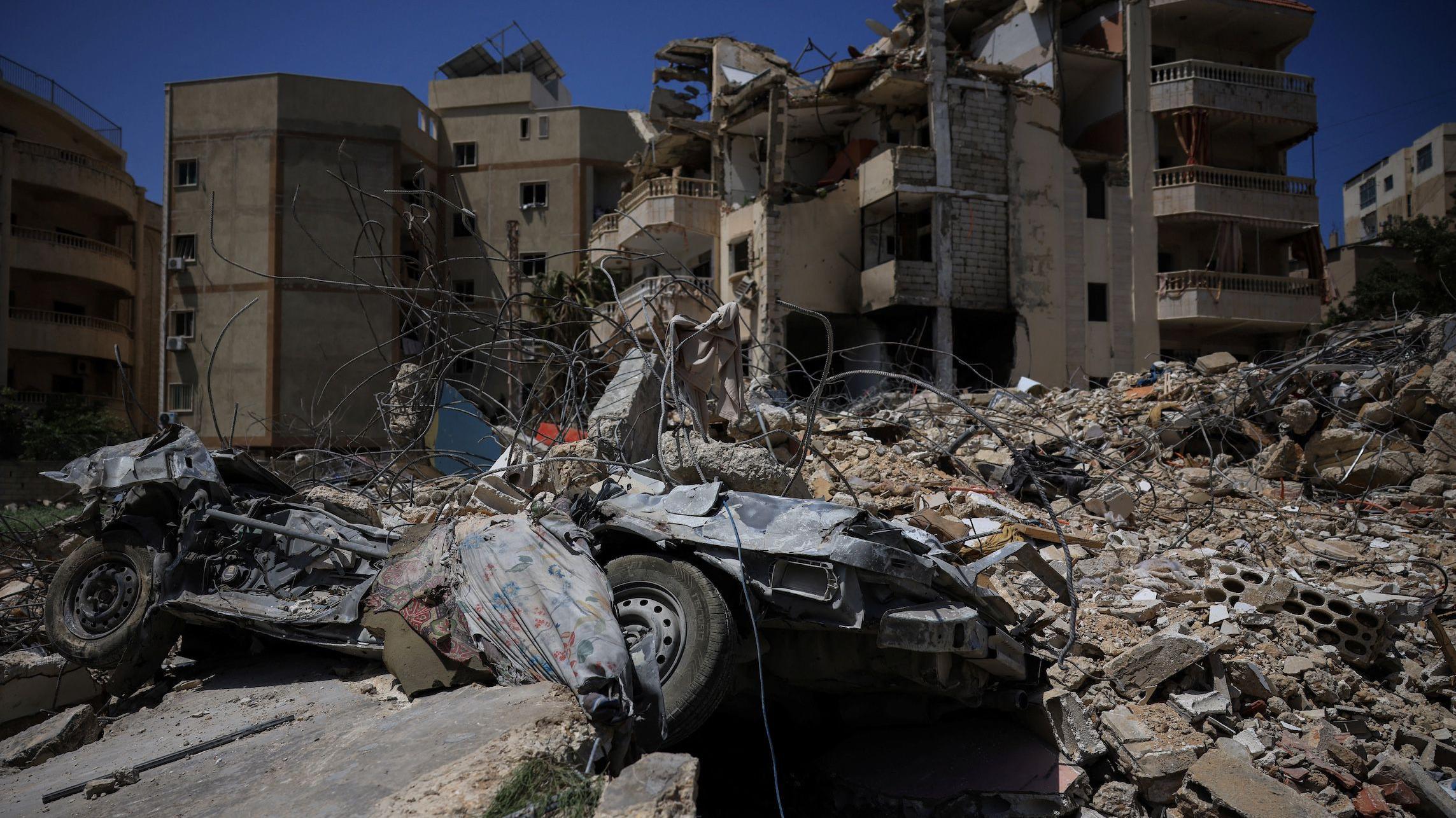 Uništene zgrade u izraelskom napadu u gradu Tir, na jugu Libana