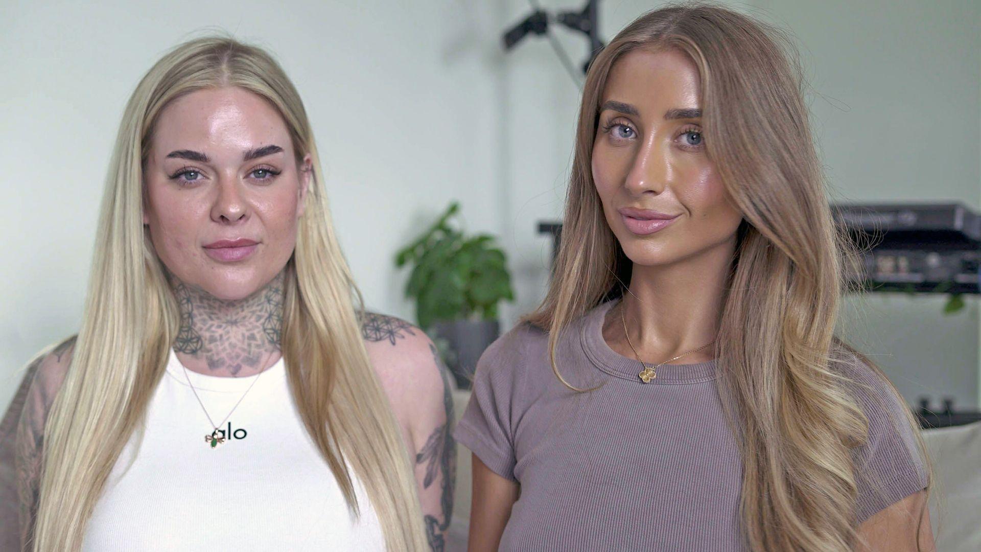 Retrato de Gia Clarke e Lily Phillips, criadoras de conte&uacute;do do OnlyFans. Gia, &agrave; esquerda, veste uma regata branca e tem tatuagens no pesco&ccedil;o e nos ombros, emolduradas por longos cabelos loiros. Lily, &agrave; direita, usa uma camiseta escura e tem cabelos castanho-claros ondulados. Ambas olham para a c&acirc;mera e sorriem discretamente