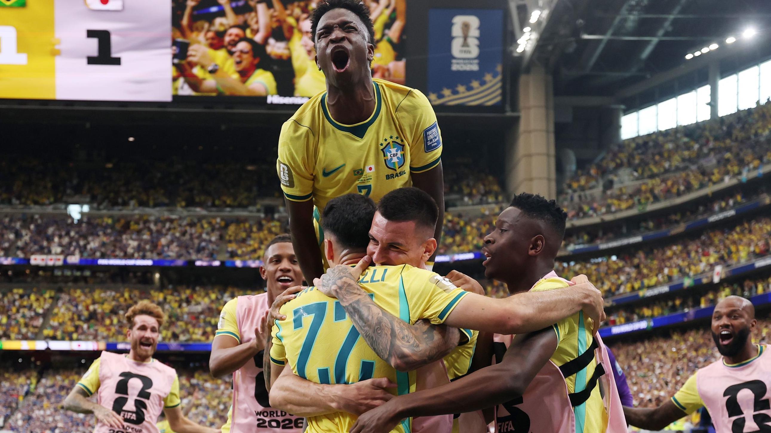Martinelli scores 96th-minute winner as Brazil beat Japan to reach last 16