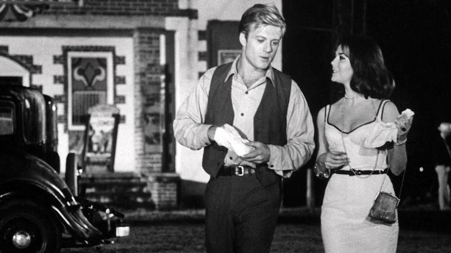 روبرت ريدفورد مع الممثلة ناتالي وود في لقطة من فيلم "داخل ديزي كلوفر"