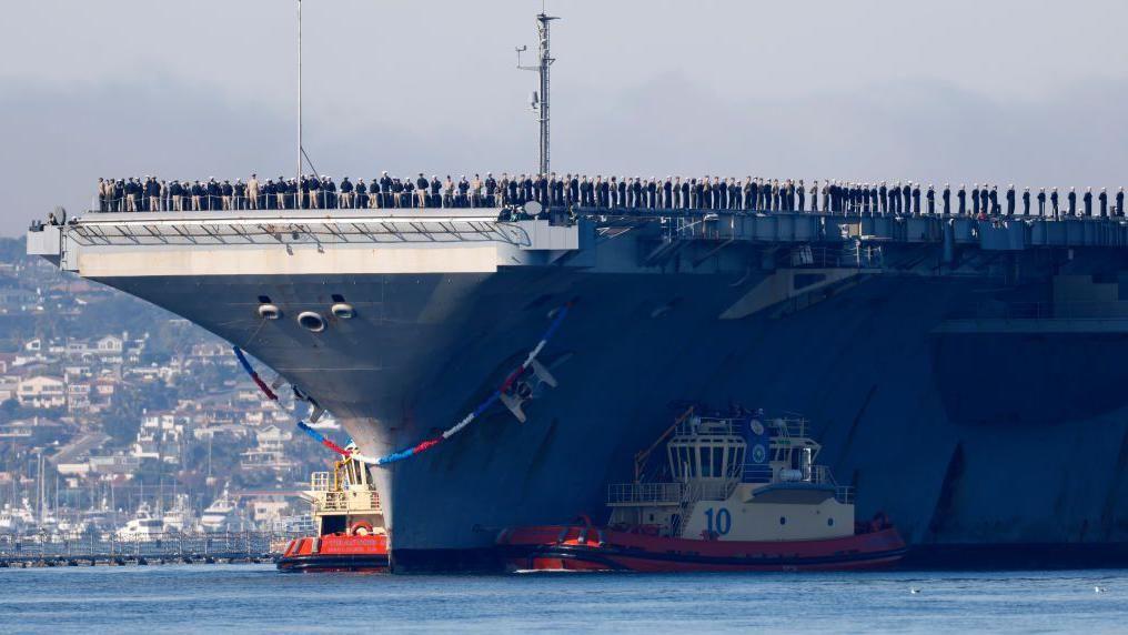 ما الذي نعرفه عن حاملة الطائرات الأمريكية "يو أس أس أبراهام لينكولن"، ولماذا اقتربت من المياه الإقليمية الإيرانية؟ 