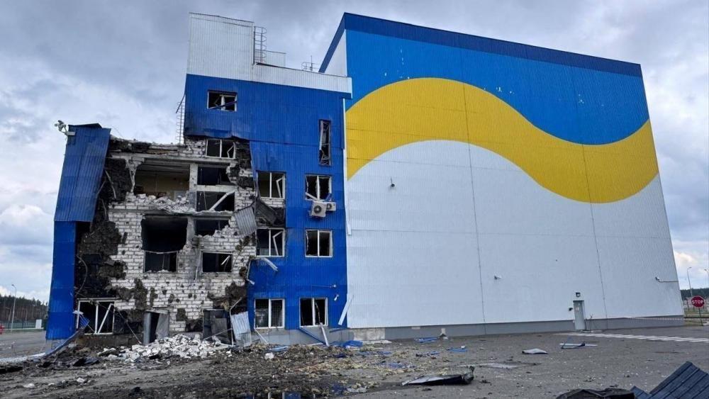 Zelensky criticises vile Chornobyl drone strike ahead of London talks