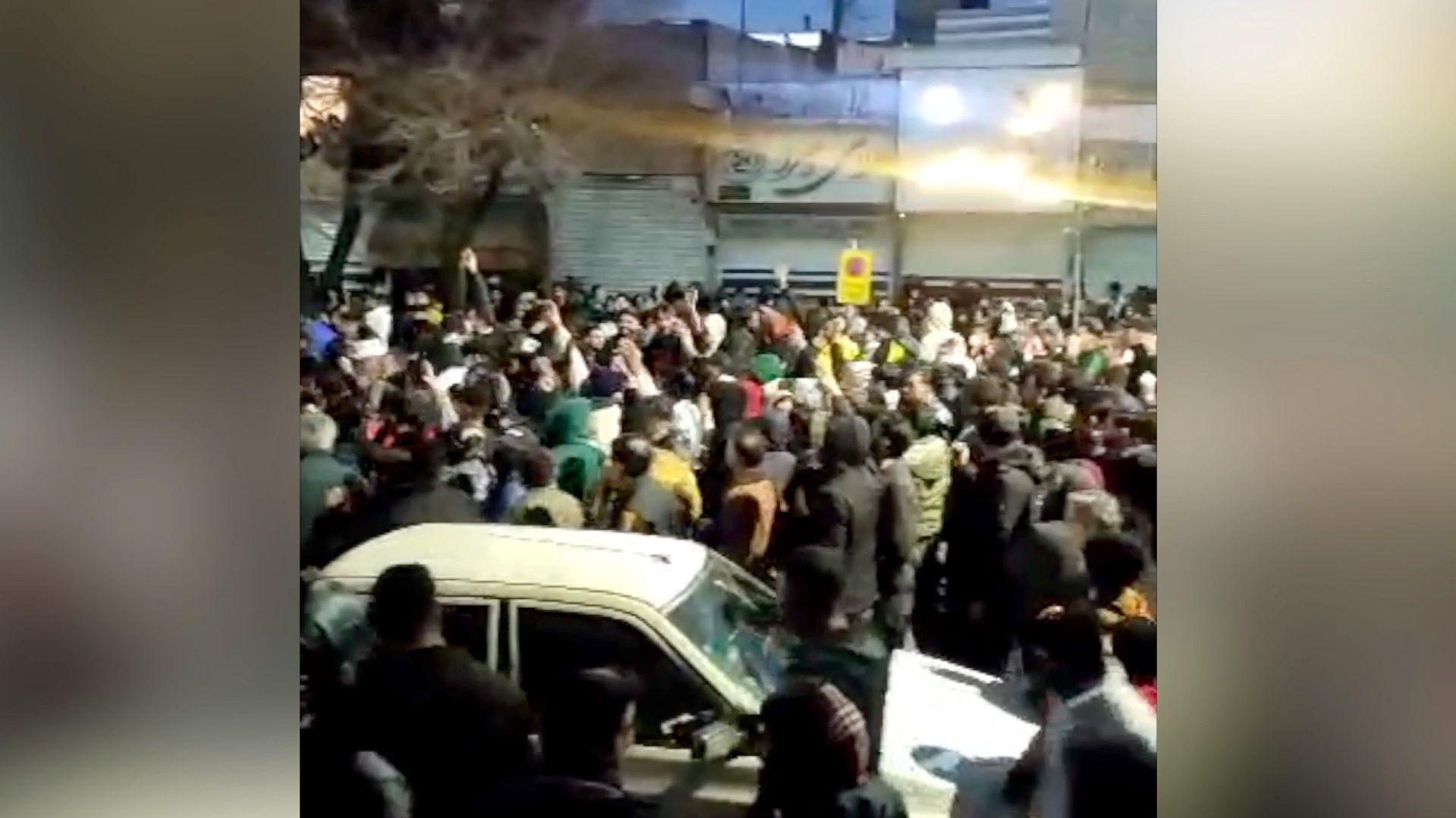 Violent clashes reported as Iran protests spread to more areas