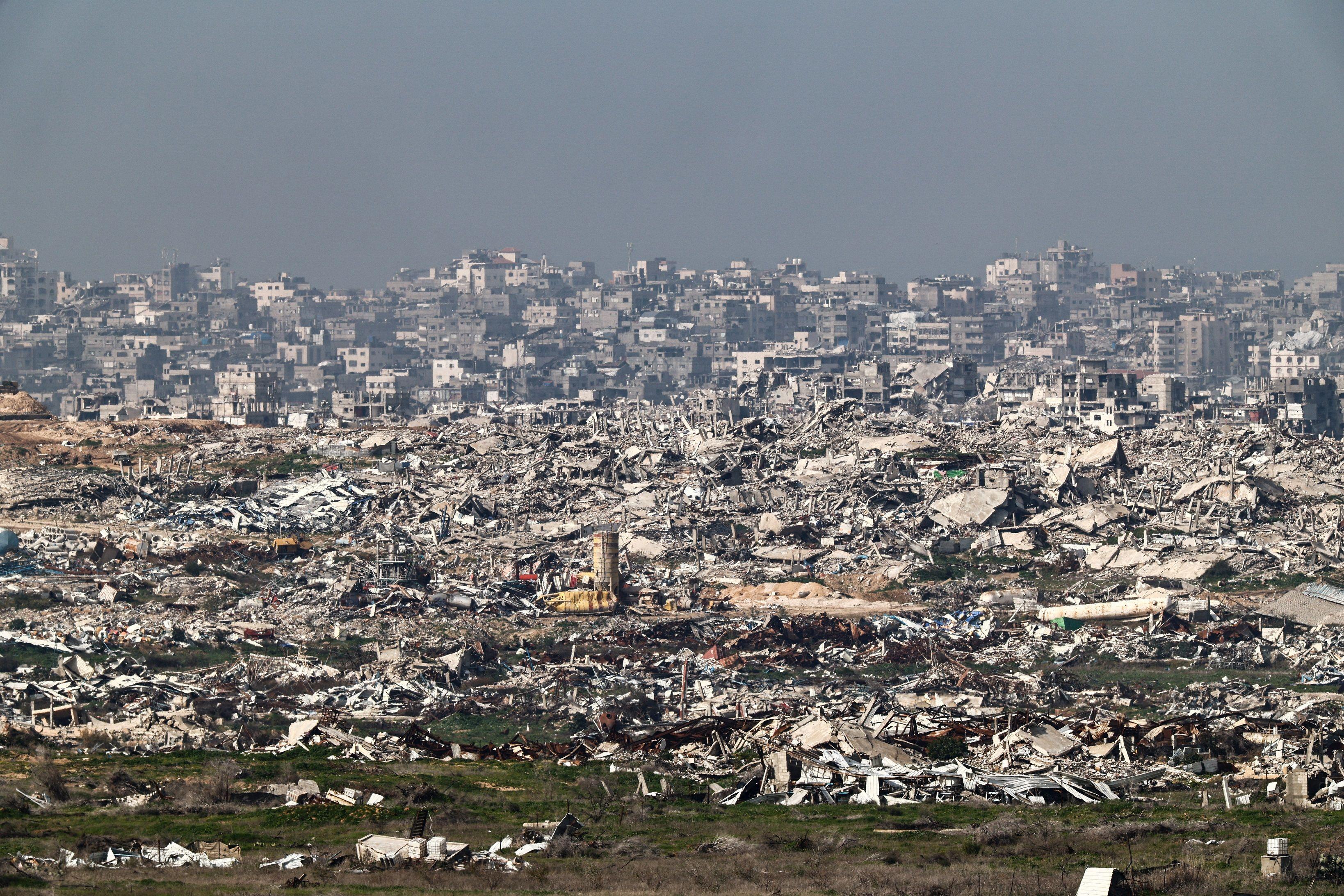 Destrui&ccedil;&atilde;o da Faixa de Gaza observada do lado israelense da fronteira no sul de Israel, 21 de janeiro de 2026