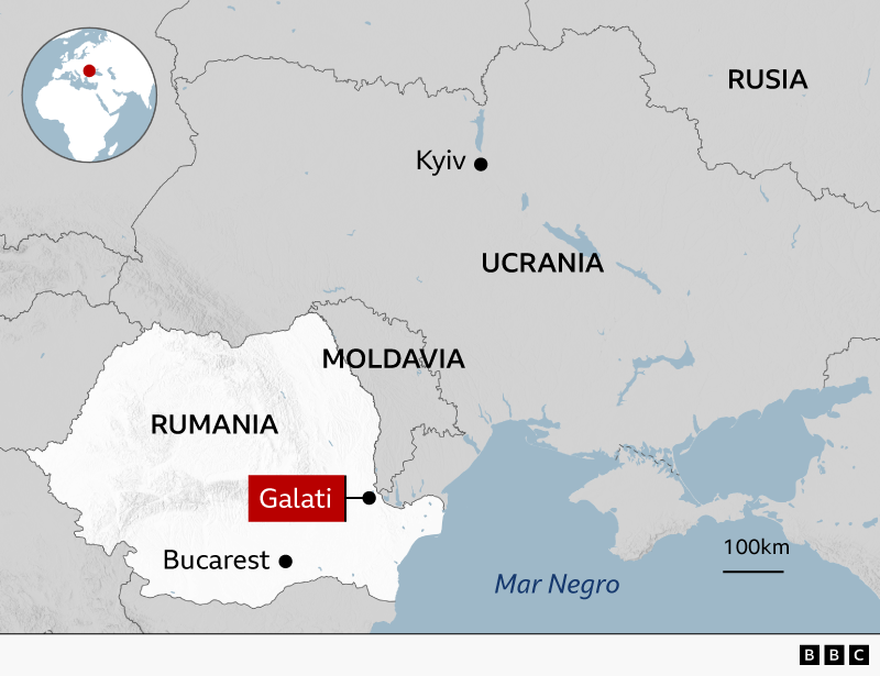 Mapa que muestra a Rumania en blanco y a Moldavia, Ucrania y Rusia en gris. En un cuadro rojo se resalta la ciudad de Galati, en el este de Rumania. También se ve con puntos las ubicaciones de Bucarest y Kyiv