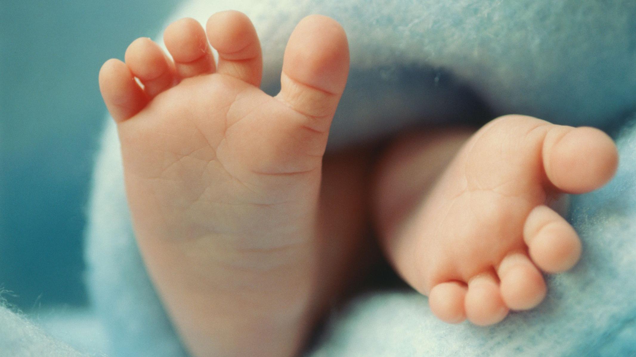 Babies made using three peoples DNA are born free of hereditary disease