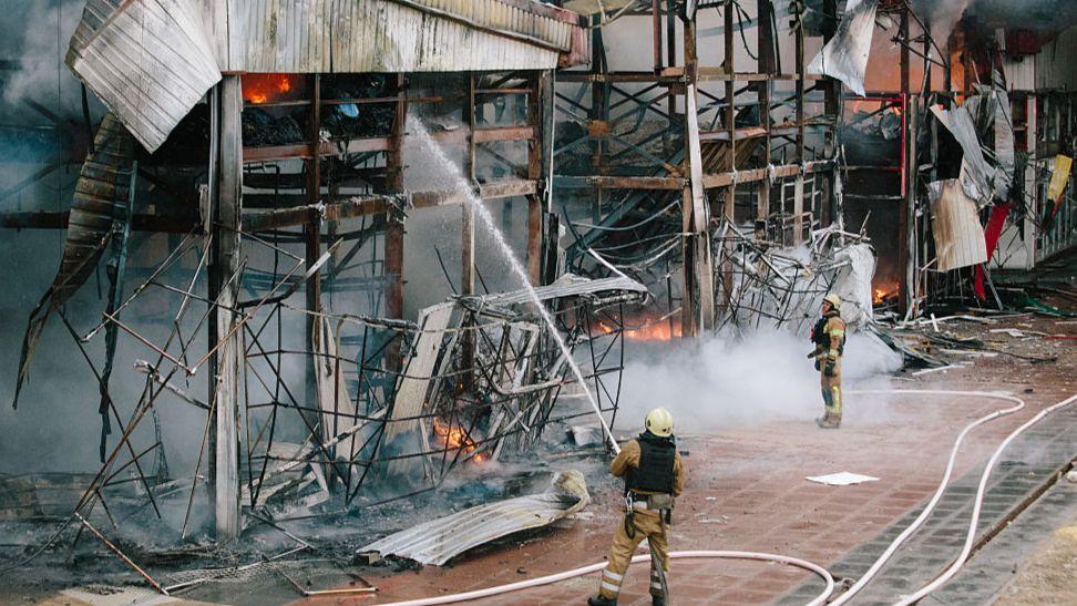 Ukrainian drone attacks shut Moscow airports, while Russian strike kills one in Odesa