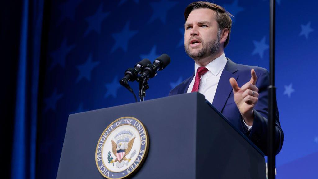 O vice-presidente americano J.D. Vance discursa durante o evento anual Caf&eacute; da Manh&atilde; de Ora&ccedil;&atilde;o Cat&oacute;lica Nacional, no Centro de Conven&ccedil;&otilde;es Walter E. Washington em Washington DC, nos Estados Unidos, no dia 28 de fevereiro de 2025