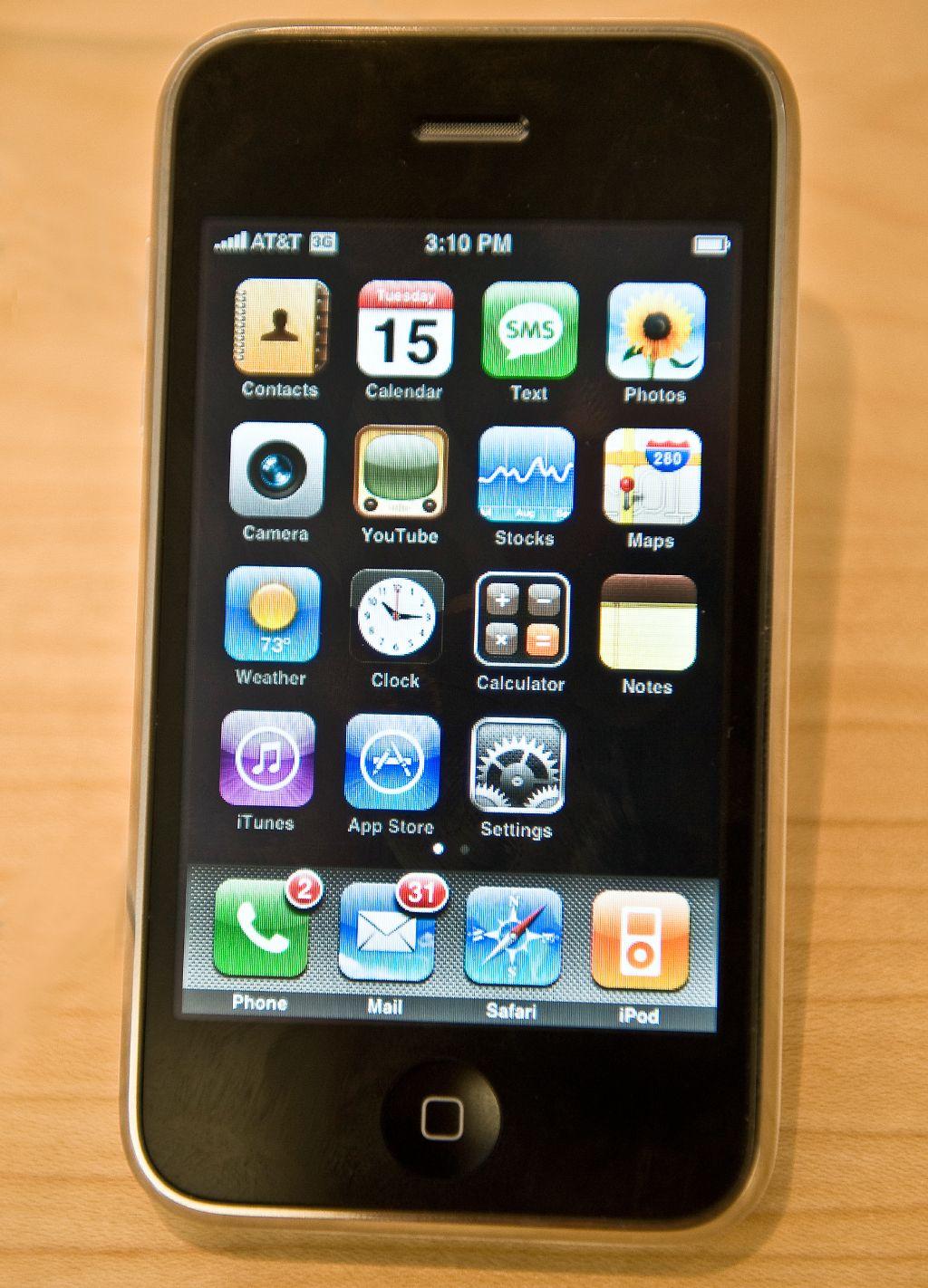 Photo de iPhone con íconos de apps en la pantalla, incluido el de mapas