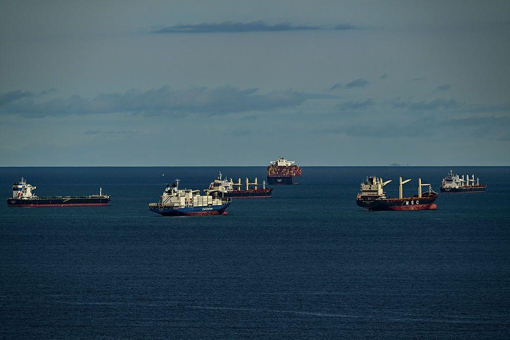 congestión de barcos frente al Canal de Panamá 