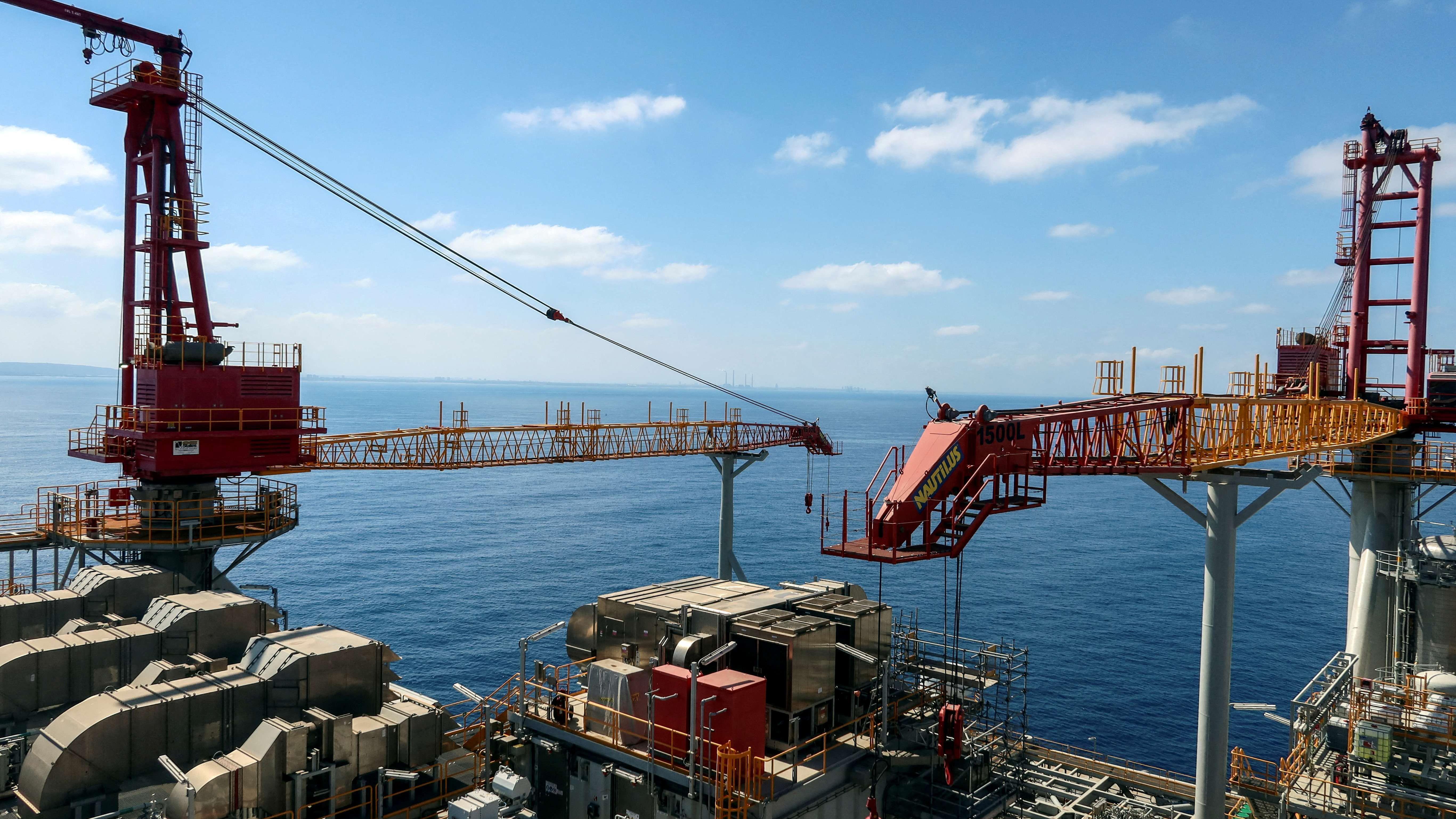 كيف يؤثر انقطاع الغاز الإسرائيلي عن الأردن ومصر على إنتاج وتوريد الكهرباء؟