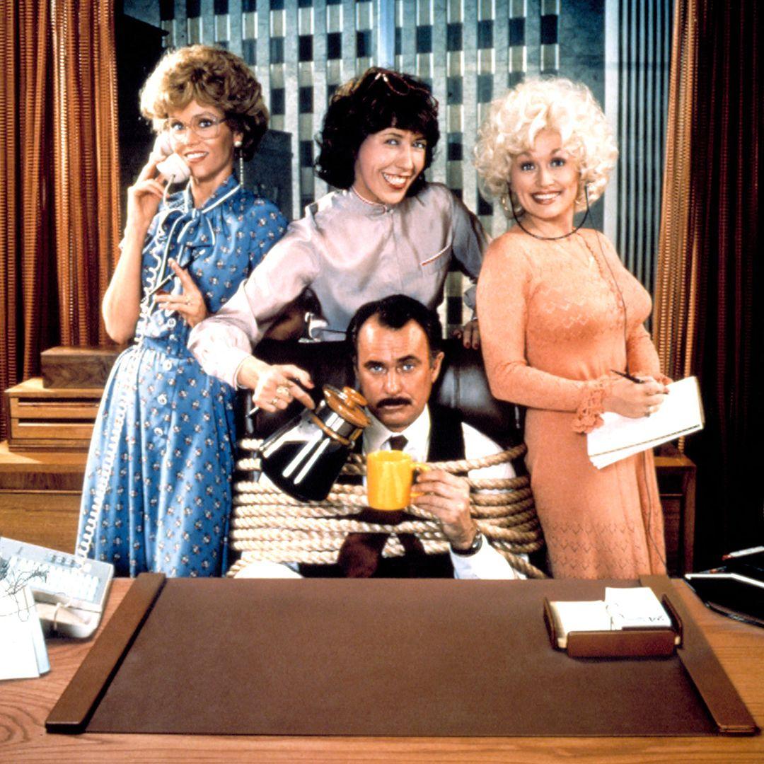 Jane Fonda, Lily Tomlin, Dolly Parton y Dabney Coleman en una imagen promocional de 