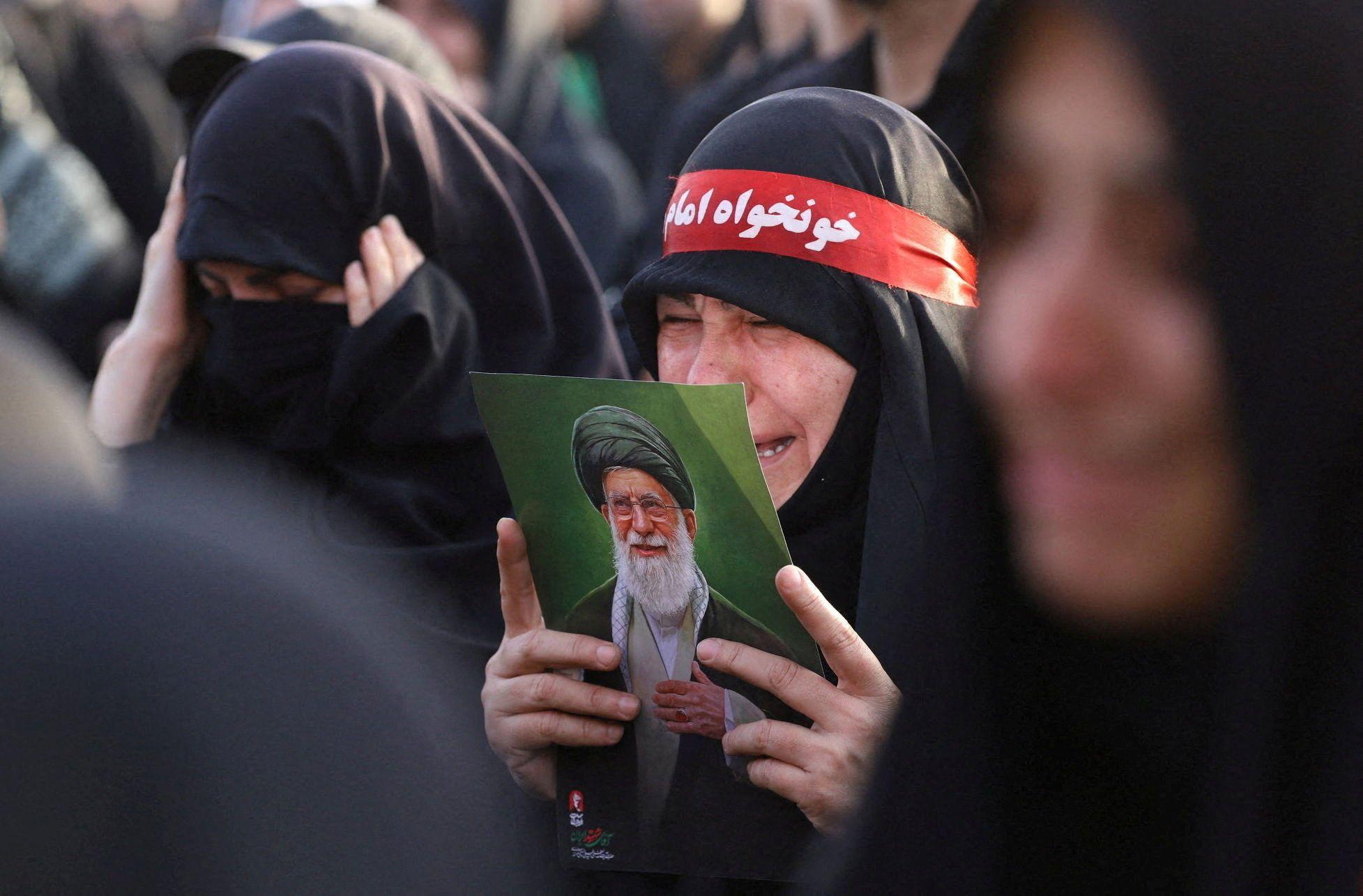 iranka plače za alijem hamneijem