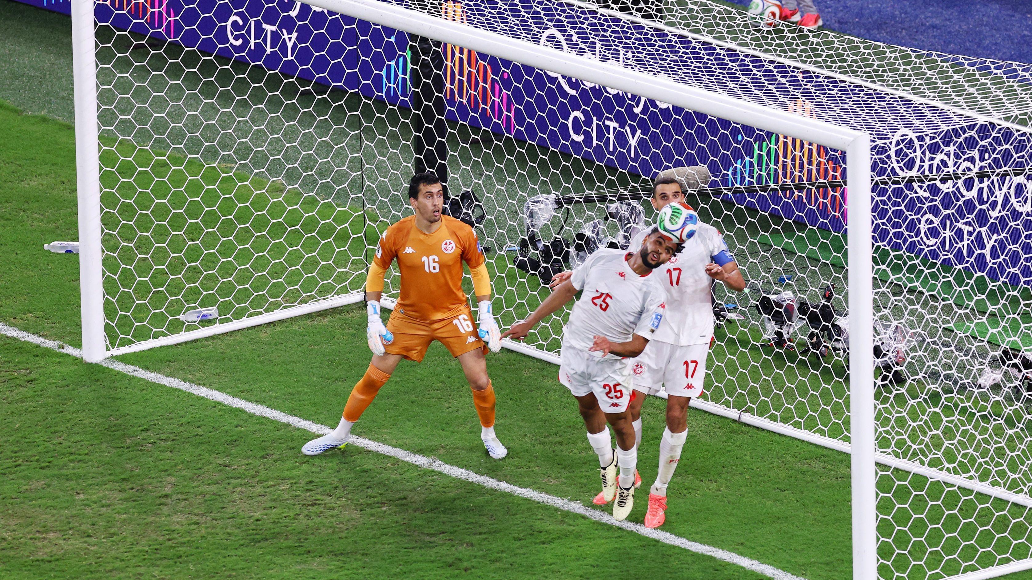 "أسوأ منتخبات المونديال"، كيف تبدو الانتقادات الموجّهة للعرب في كأس العالم؟
