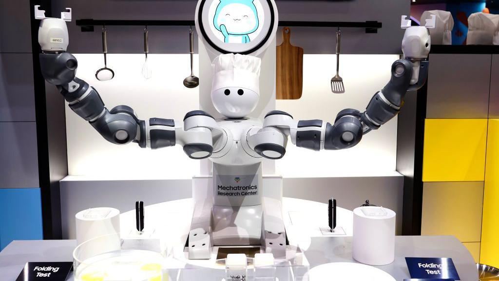 روبوت يقوم بالطبخ