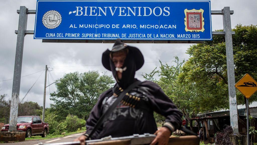 Miembro del grupo de autodefensa Pueblos Unidos en el estado de Michoacán.