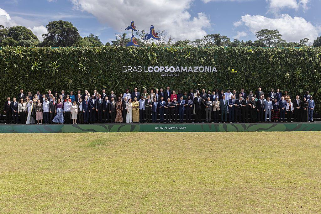 Chefes de Estado posam para foto durante a Conferência do Clima da ONU, a COP30, em Belém (PA).