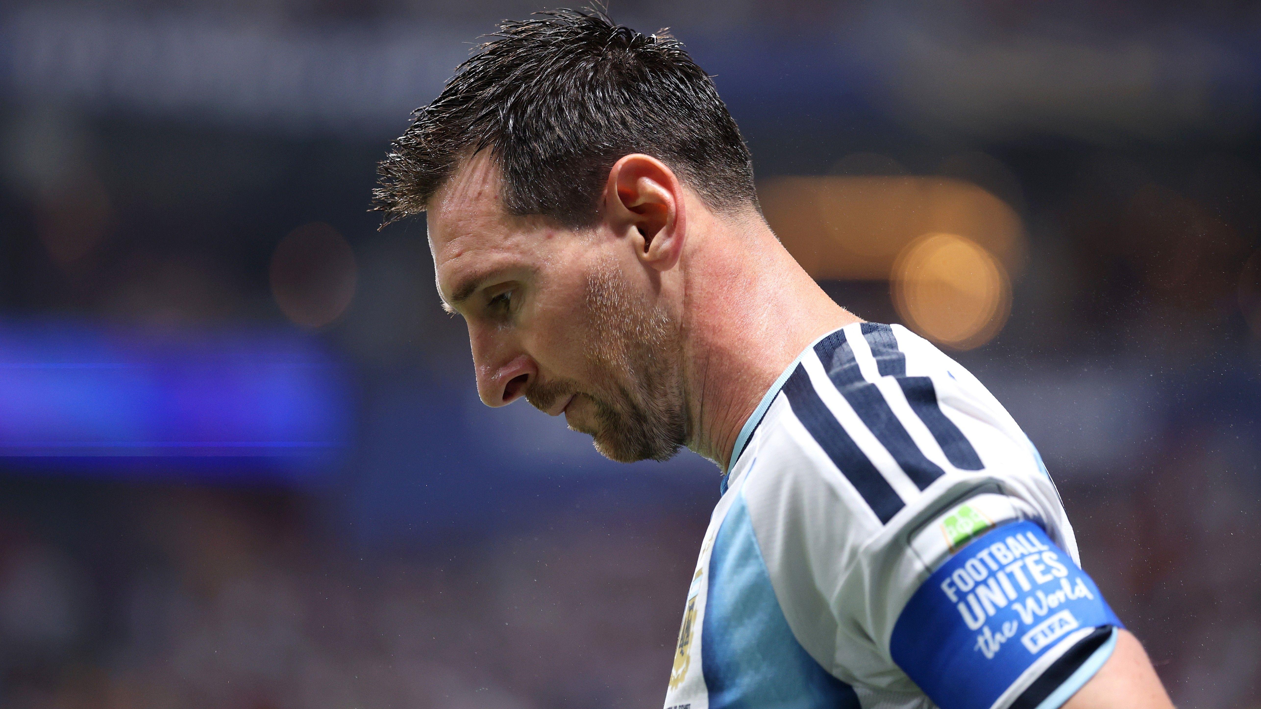 Argentina trail Egypt at half-time after Messi penalty saved