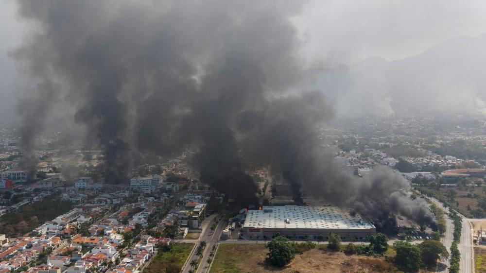 Mexico hunts 23 inmates sprung from jail during wave of violence 