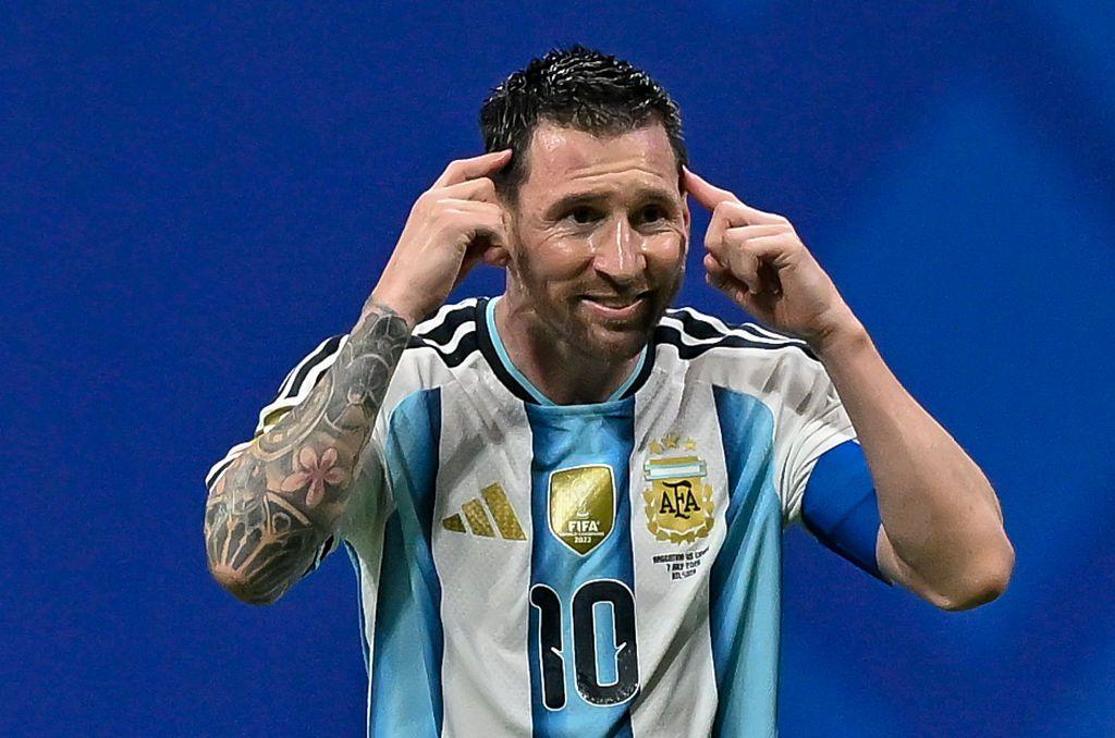 Lionel Messi vestindo camisa da Argentina