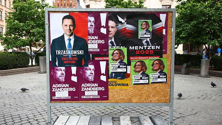 передвиборчі плакати в Польщі
