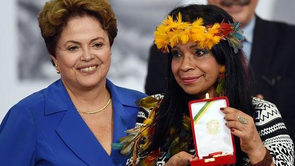 Eliane Potiguara e Dilma Rousseff