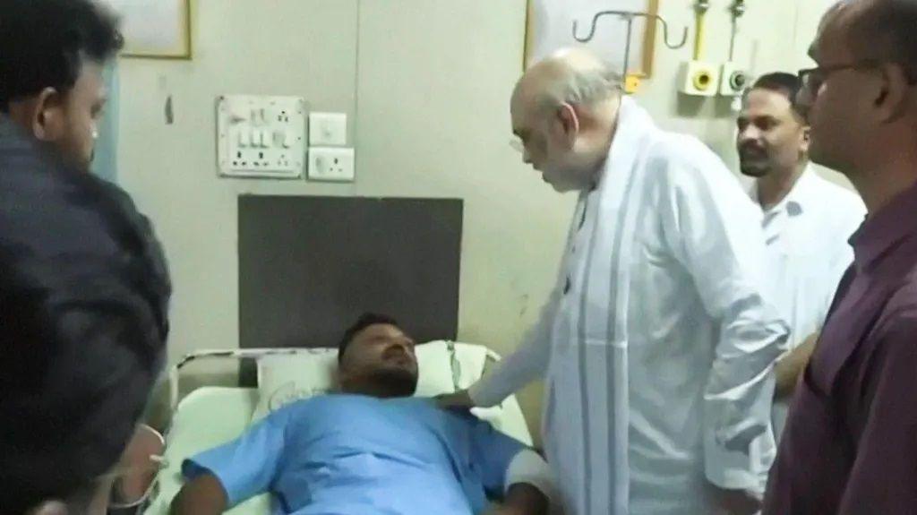 ایئر انڈیا کی پرواز کے اکلوتی زندہ مسافر: ’مجھے خود بھی یقین نہیں ہوتا کہ میں طیارے سے باہر کیسے نکلا‘