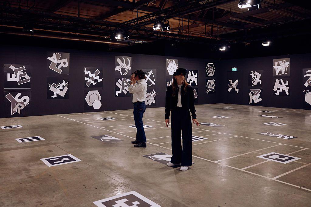 Visitantes comparecem &agrave; exposi&ccedil;&atilde;o imersiva 