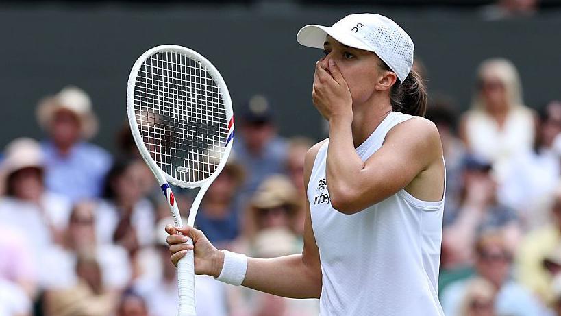 Wimbledon: Frustrated Swiatek taken to deciding set by Townsend, four Brits also in action 