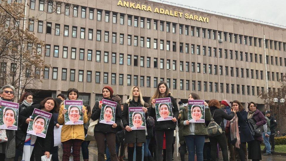 Jingalak sochli rus qiz Klara bilan porno