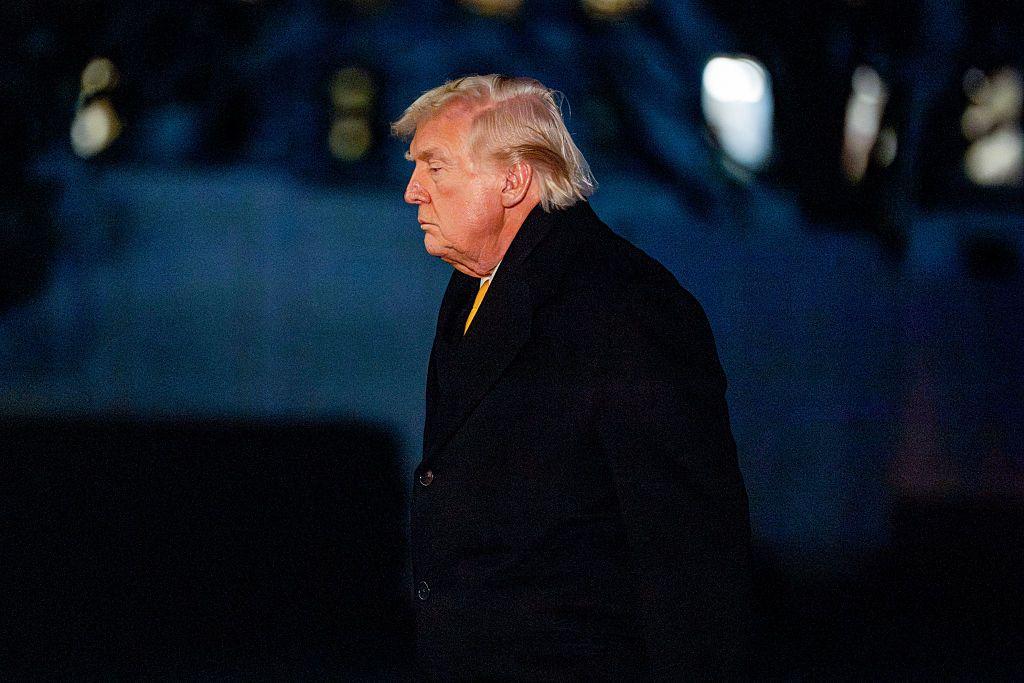 Donald Trump caminando