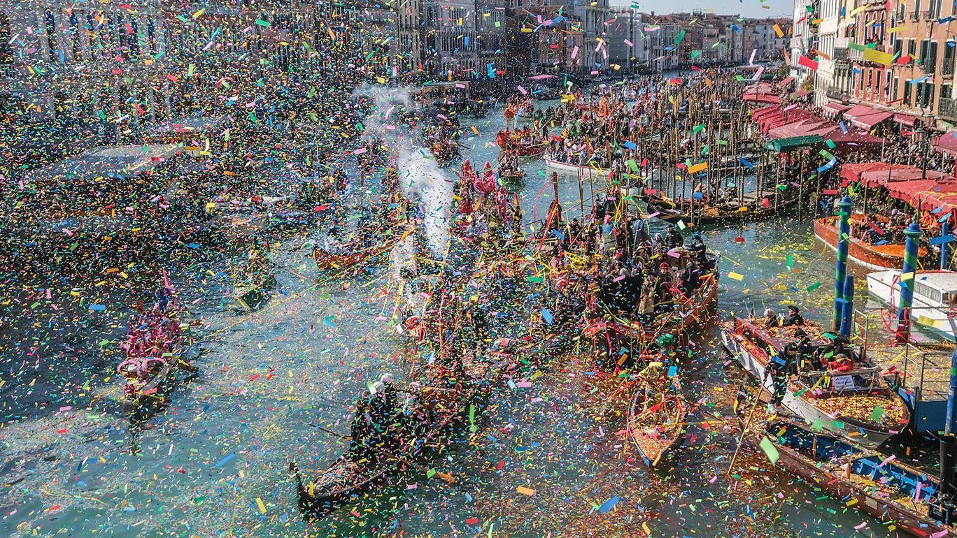 مهرجان في مدينة فينيسيا 