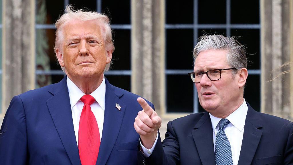 Starmer tells Trump in phone call that plan to apply tariffs over Greenland 'wrong'
