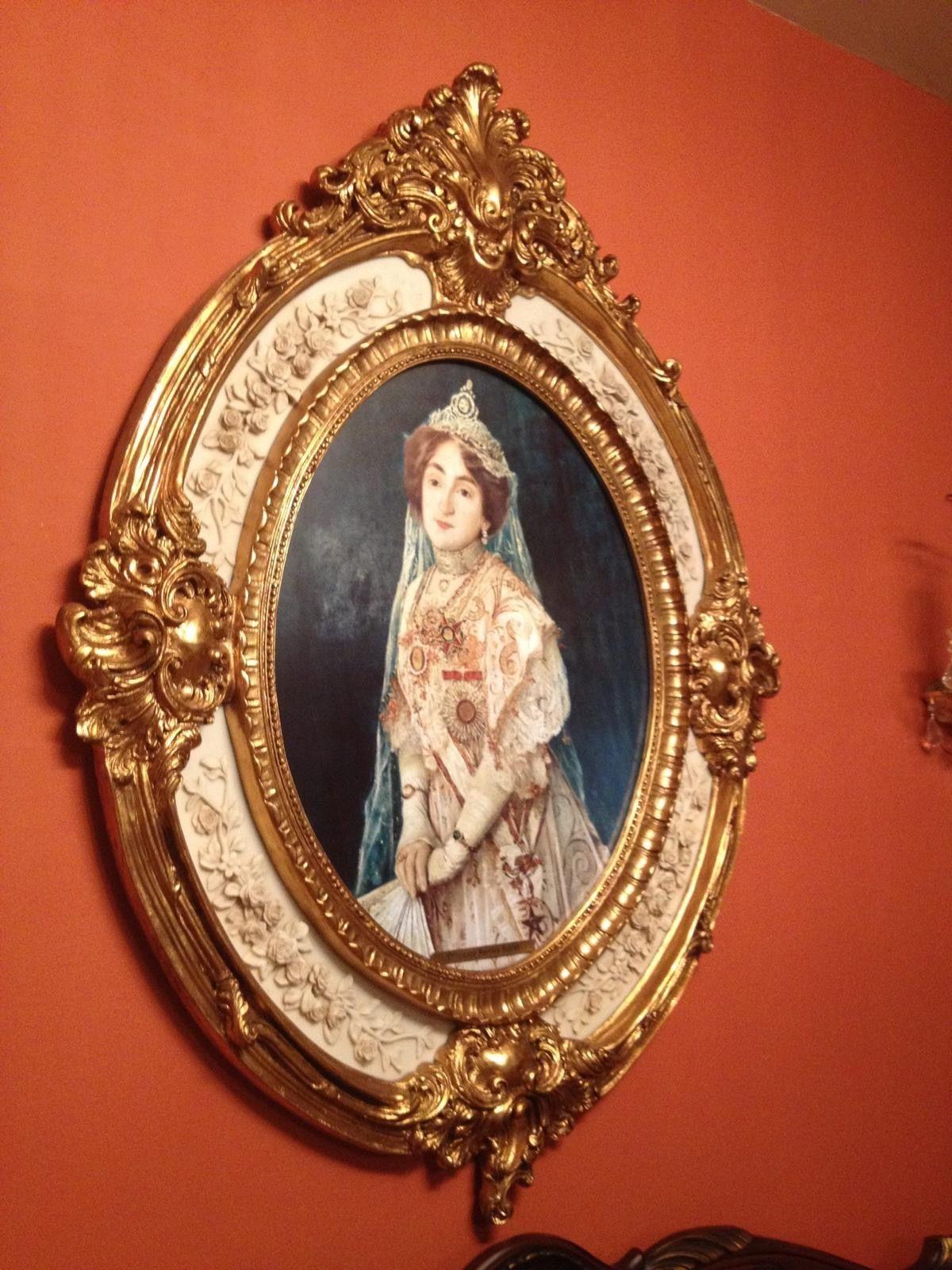 توجد نسخة طبق الأصل من صورة السلطانة نيميكا في منزل عائلة إبراهيم جور في لبنان.