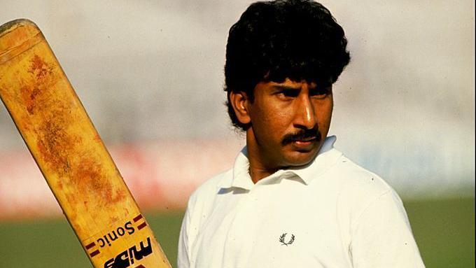 پاکستان کے سلیم ملک نومبر 1989 میں انڈیا میں نہرو کپ کے فائنل میں ویسٹ انڈیز کے خلاف کھیل رہے تھے، ایک میچ پاکستان نے جیتا تھا (فائل فوٹو)